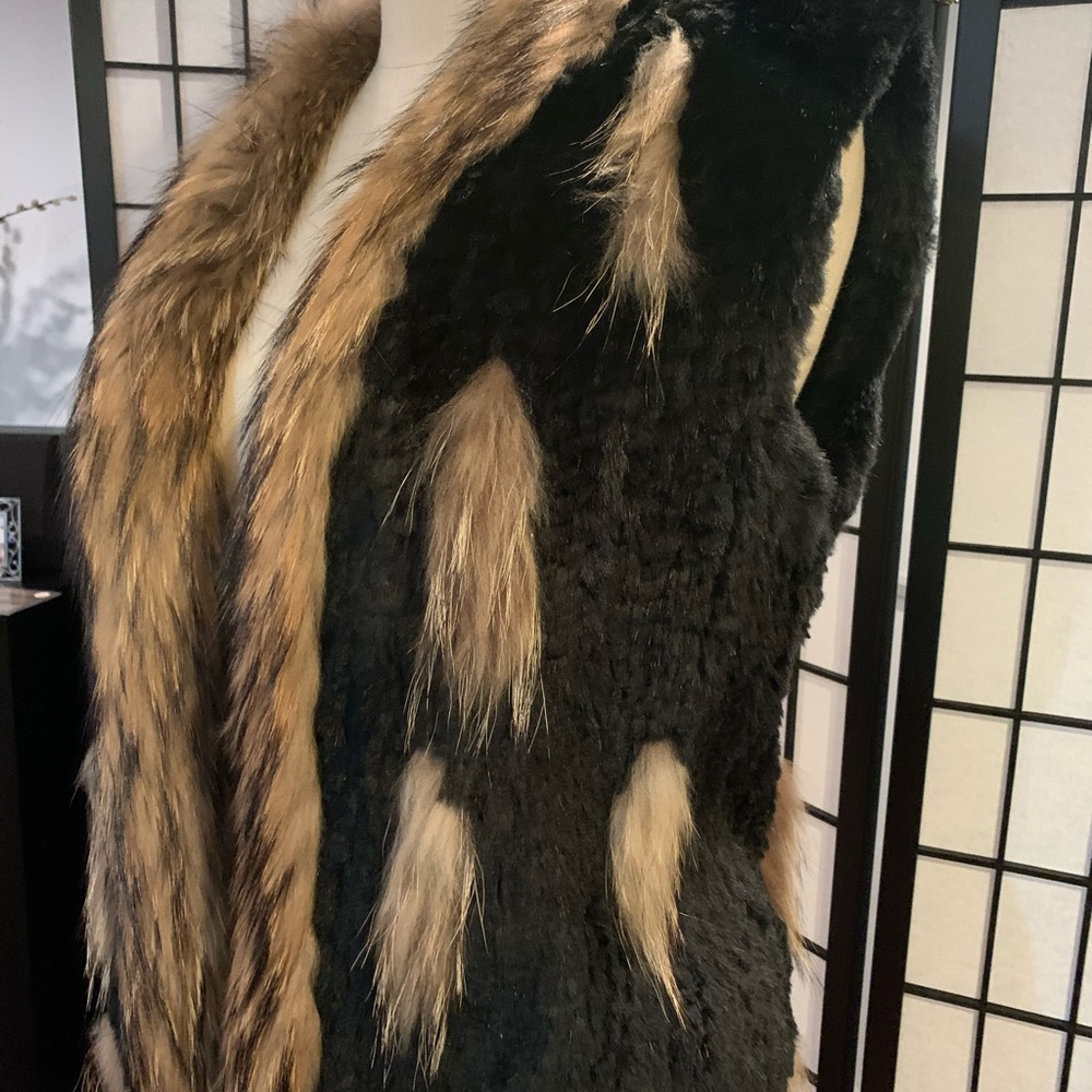 New Rabbit Fur Vest - Picture 3 of 7